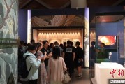 黄历查询百年典藏首渡重洋 124套英国工艺美术运动珍品亮相天津